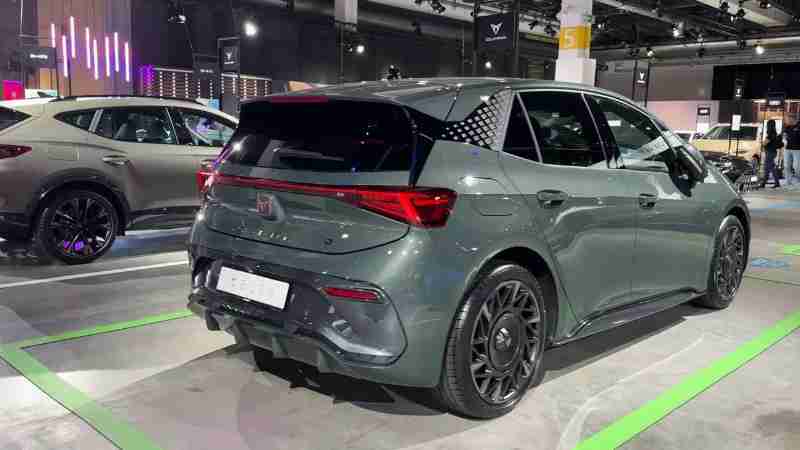 The all-new 2025 Cupra Born VZ proves that electric hot hatches can be genuinely fun to drive. With 322 horsepower sent to the rear wheels, adaptive suspension, and genuine hot hatch handling, this Spanish-branded performance EV is changing the game. In this review, we dive deep into what makes the Born VZ special, from its impressive 294-mile real-world range to its sporty bucket seats and premium interior. Whether you're considering an electric car or just curious about the future of performance vehicles, this comprehensive look at Cupra's range-topping Born VZ shows why it matters. We cover acceleration, handling, charging capabilities, practicality, and everything else you need to know about this exciting new entry in the electric performance car segment. This isn't just another fast EV - it's a proper driver's car that happens to be electric. Want to know how it stacks up against rivals like the Hyundai Ioniq 5 N and Tesla Model 3? Watch our full review to find out.

#CupraBornV, tags: und - Youtube